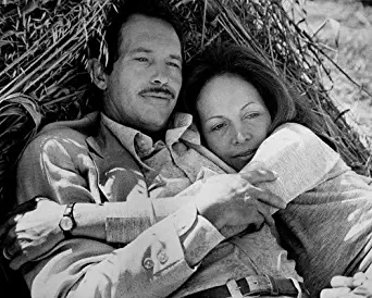 Warren Oates and Isela Vega in Bring Me the Head of Alfredo Garcia 16x20 Poster